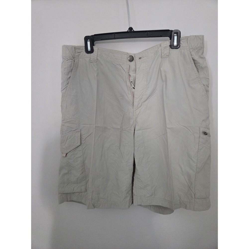 Columbia Mens Omni-Shade Cargo Shorts Tan Khaki Size 36 Hiking Fishing Outdoor